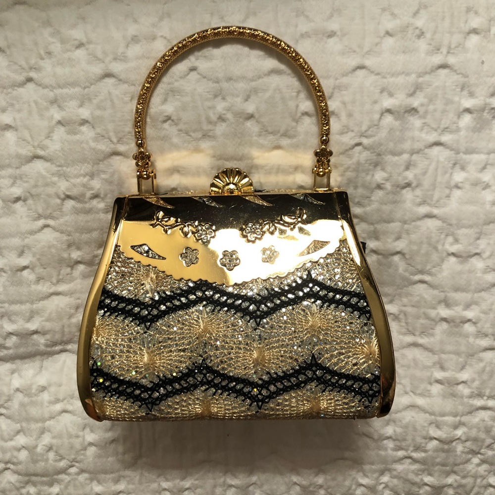 New gold clutch